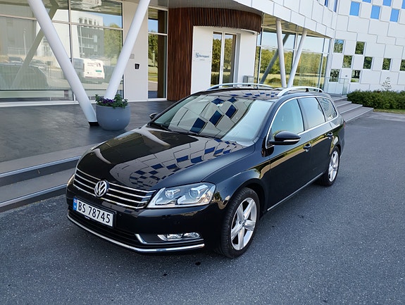Volkswagen Passat 2 of 5
