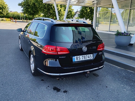 Volkswagen Passat 3 of 5