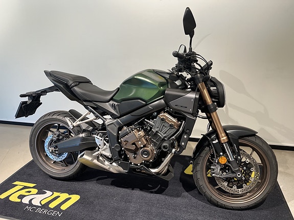Honda CB650R E-Clutch 2 of 14