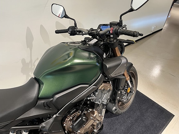 Honda CB650R E-Clutch 8 of 14