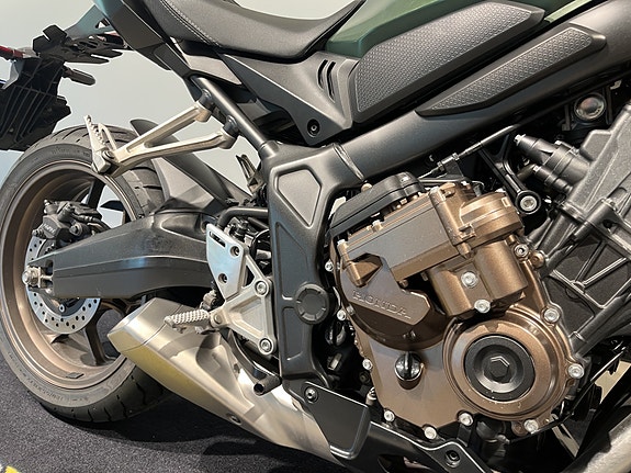 Honda CB650R E-Clutch 4 of 14