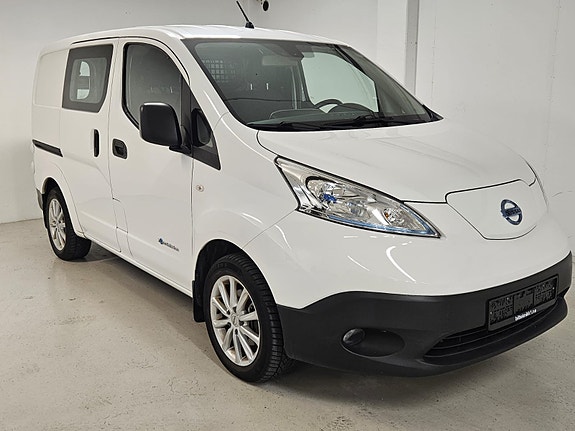 Nissan e-NV200 2 of 16