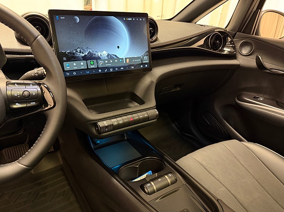 BYD Dolphin 24 of 26