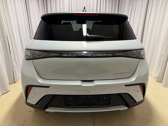 BYD Dolphin 7 of 26