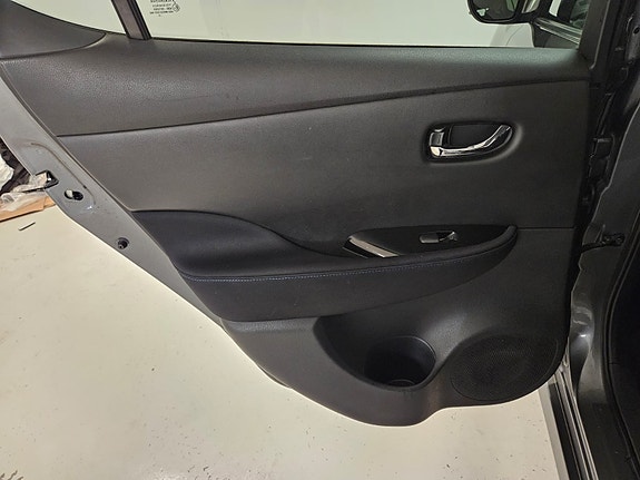 Nissan Leaf 13 of 20