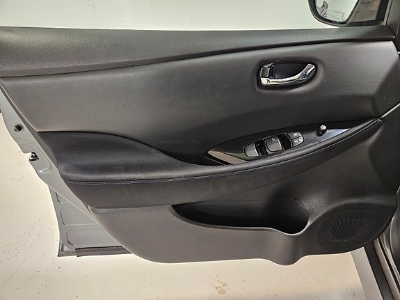 Nissan Leaf 15 of 20