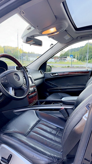 Mercedes-Benz ML320 5 of 7