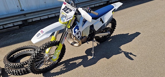 Husqvarna TE 300i 3 of 5