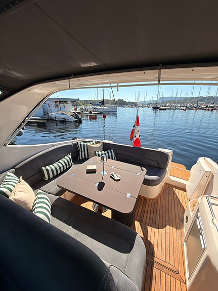 Windy 36 Grand Mistral | Oppgradert | Stor badeplattform 3 of 5
