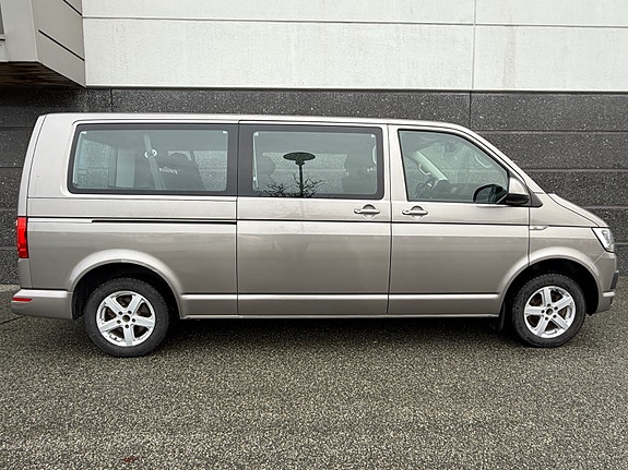 Volkswagen Caravelle 3 of 5