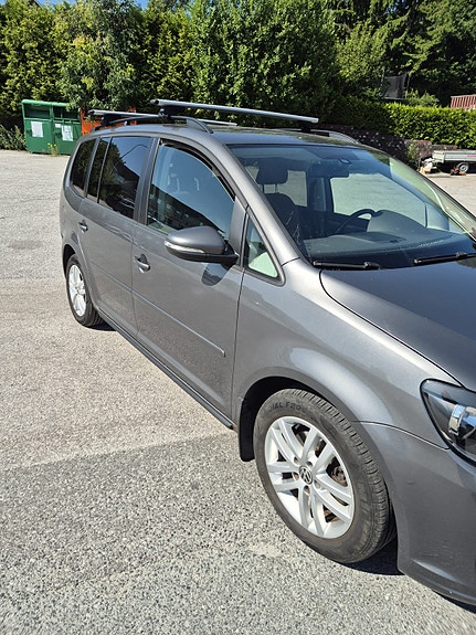 Volkswagen Touran 3 of 5