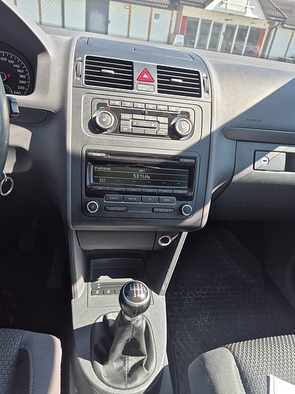 Volkswagen Touran 5 of 5