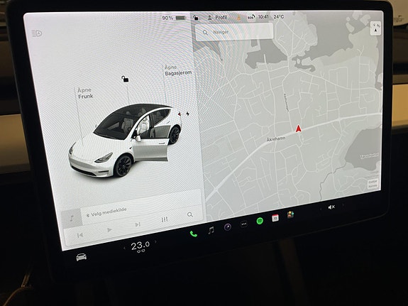 Tesla Model Y 16 of 25