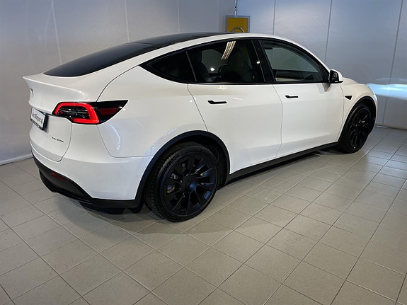 Tesla Model Y 2 of 25