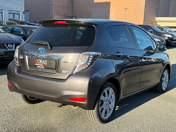 Toyota Yaris 5 of 5