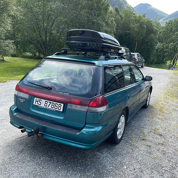 Subaru Legacy 3 of 5