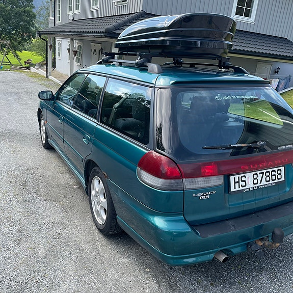 Subaru Legacy 4 of 5