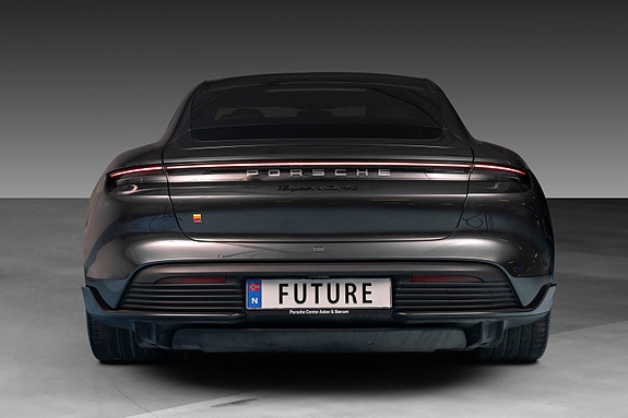 Porsche Taycan 9 of 30