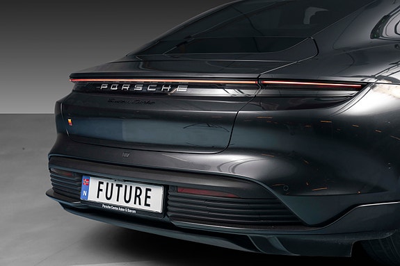 Porsche Taycan 7 of 30