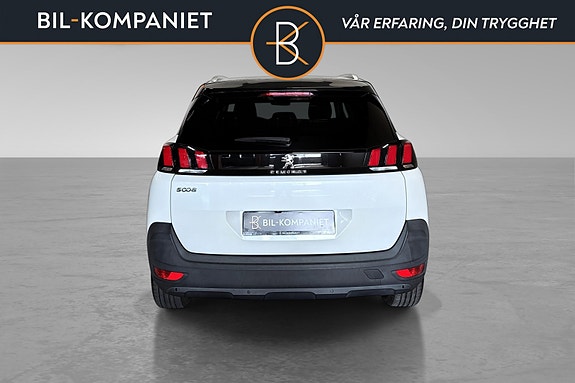 Peugeot 5008 4 of 5