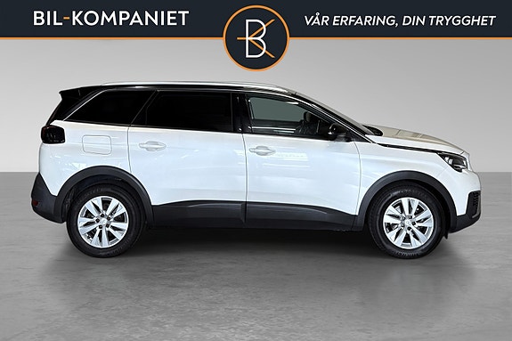 Peugeot 5008 2 of 5