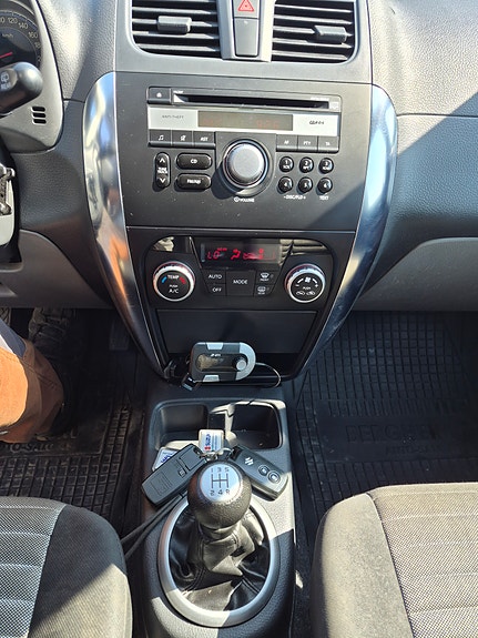 Suzuki SX4 13 of 24