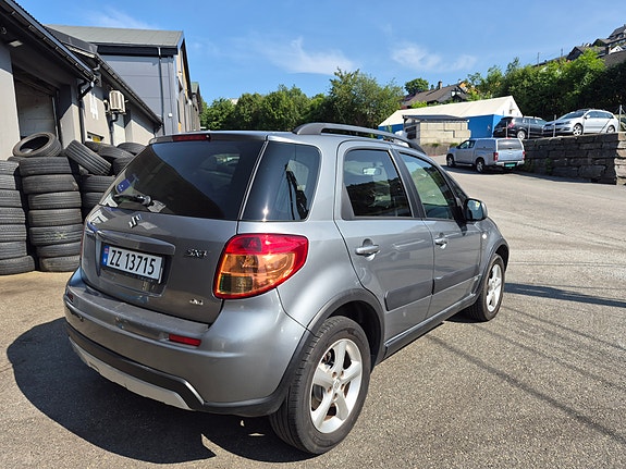 Suzuki SX4 4 of 24