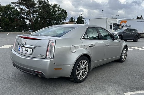 Cadillac CTS 11 of 13