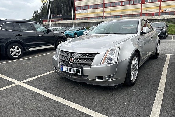 Cadillac CTS 2 of 13