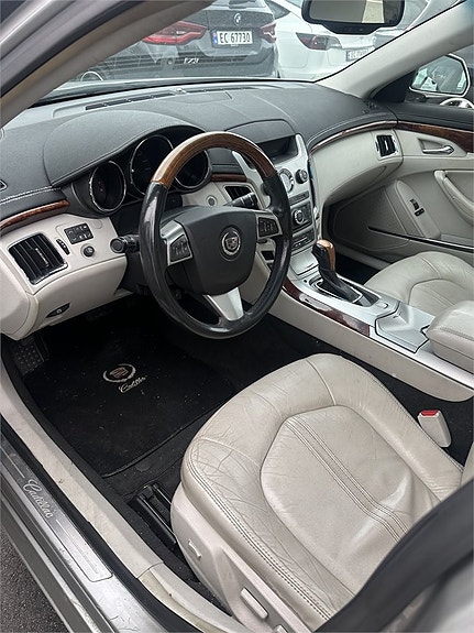 Cadillac CTS 12 of 13