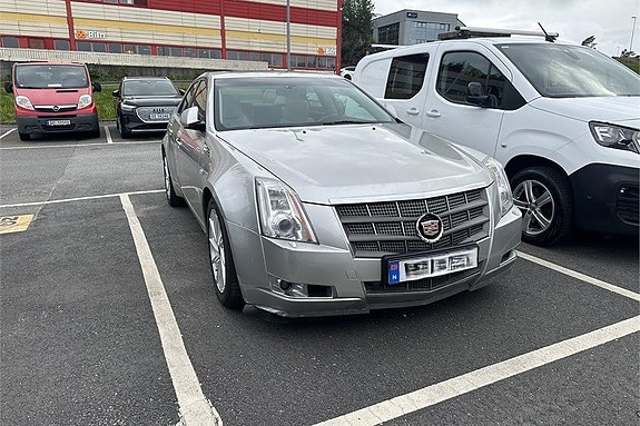 Cadillac CTS 7 of 13