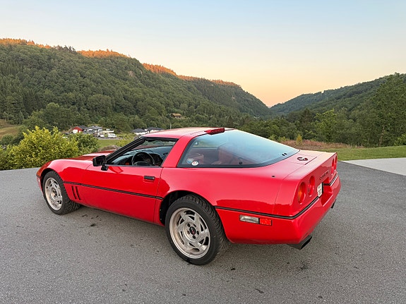 Chevrolet Corvette 5 of 5