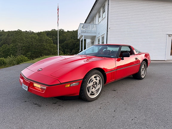 Chevrolet Corvette 2 of 5