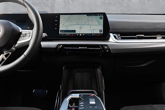 BMW iX2 27 of 30
