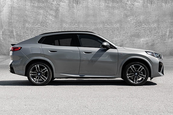 BMW iX2 14 of 30