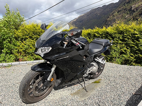 Honda VFR 800 3 of 14