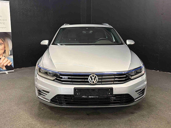 Volkswagen Passat 3 of 5