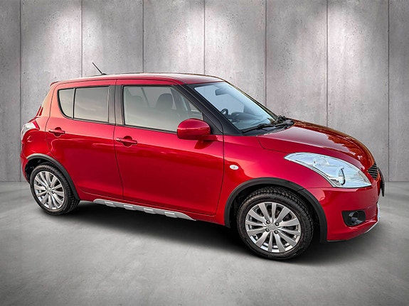 Suzuki Swift 2 of 5