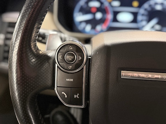 Land Rover Range Rover Sport 24 of 30