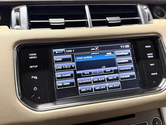 Land Rover Range Rover Sport 27 of 30