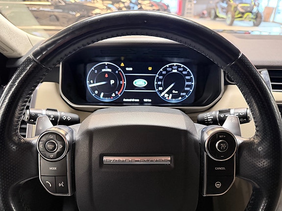 Land Rover Range Rover Sport 22 of 30