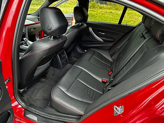 BMW 320d 11 of 28