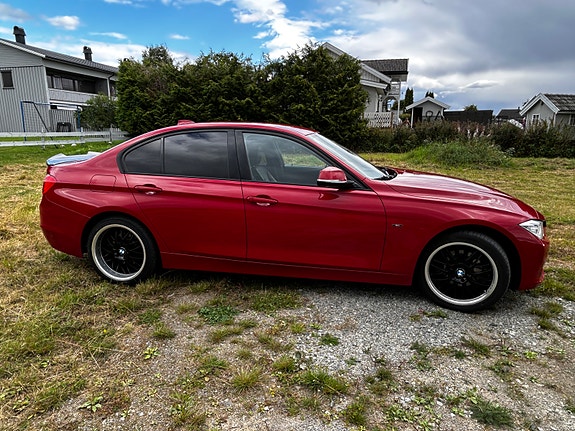 BMW 320d 24 of 28