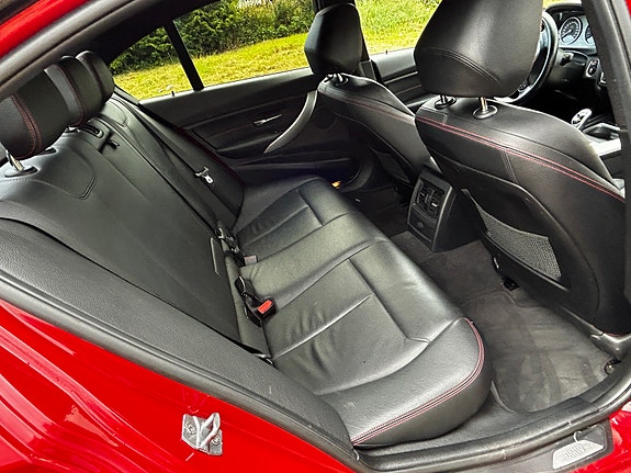 BMW 320d 8 of 28