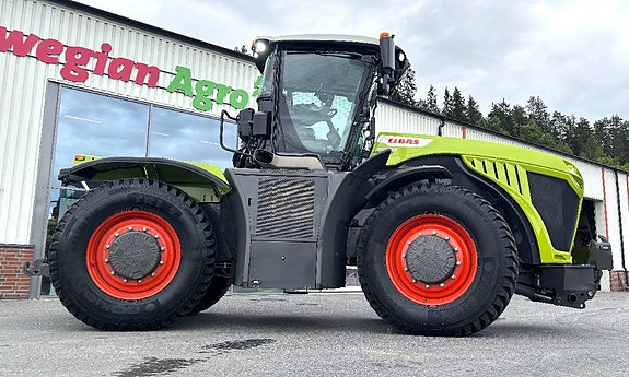CLAAS Xerion 5000 VC 18 of 21