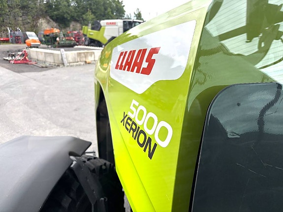 CLAAS Xerion 5000 VC 2 of 5