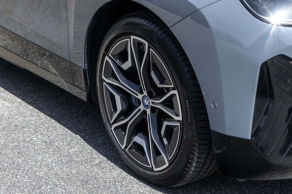 BMW iX 5 of 5