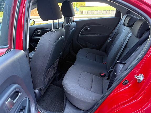 Kia Rio 14 of 30