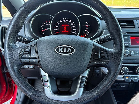 Kia Rio 24 of 30