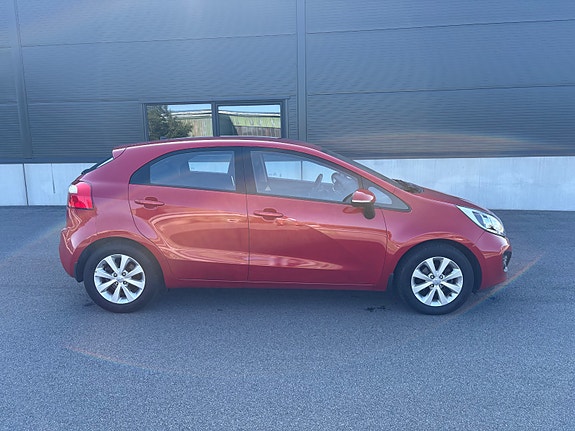 Kia Rio 2 of 5